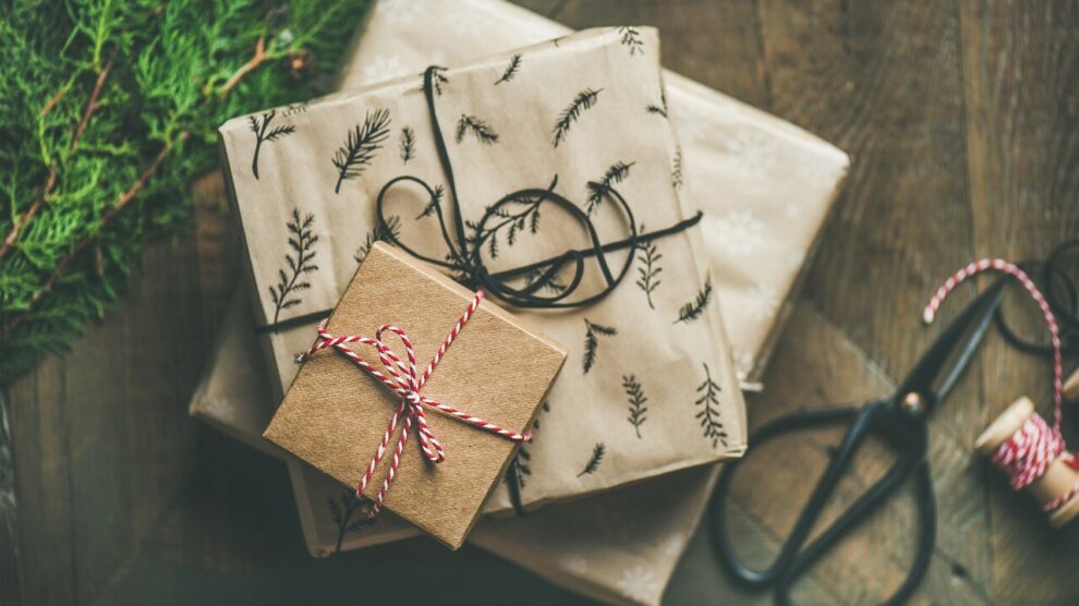 gifts-gc9114554b_1280